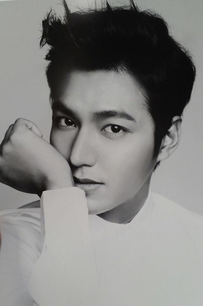 Lee Min Ho S New Black And White Pictorial For Bench S S S 2014 Campaign Couch Kimchi